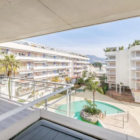 Apartamento Con Terraza Y Vista Piscina